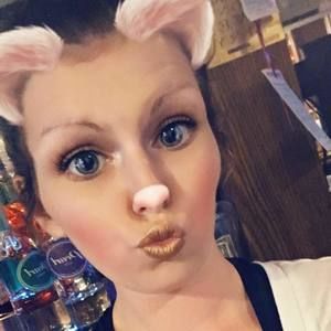 Meet your Posher, Jenn